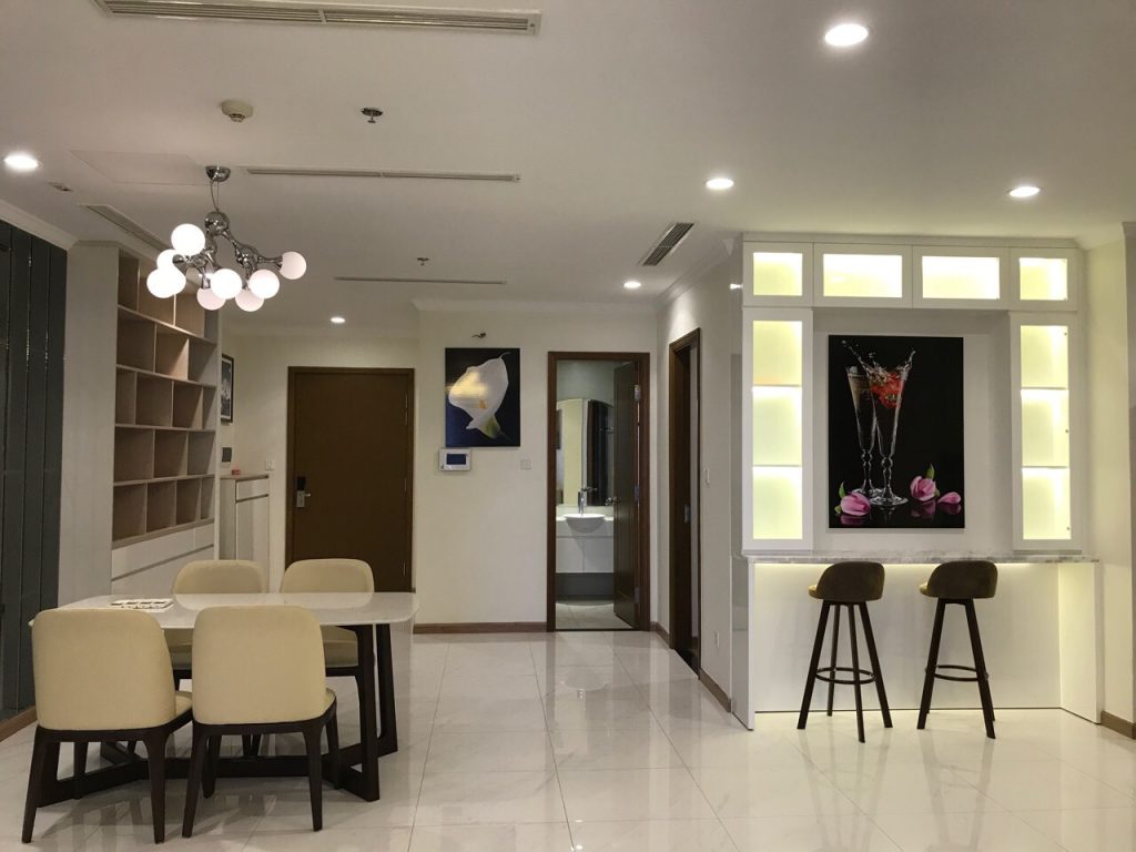 Cho thuê căn hộ block Landmark2 – 3 phòng ngủ. Nội thất cao cấp. Gía 1400$