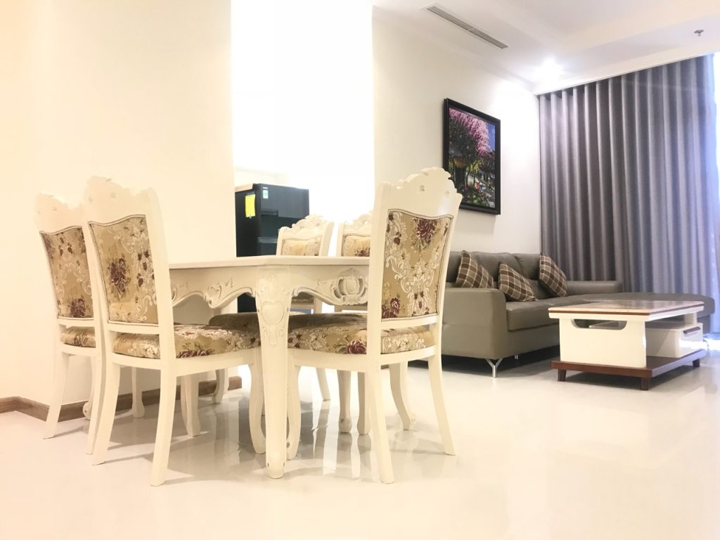 Cho thuê căn hộ block Landmark 2. Nội thất cao cấp. Gía 1,200$ bao phí quản lý