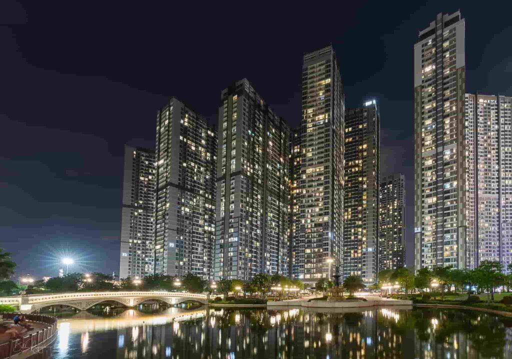 Comment on apartment prices at Vinhomes Central Park in 2024
