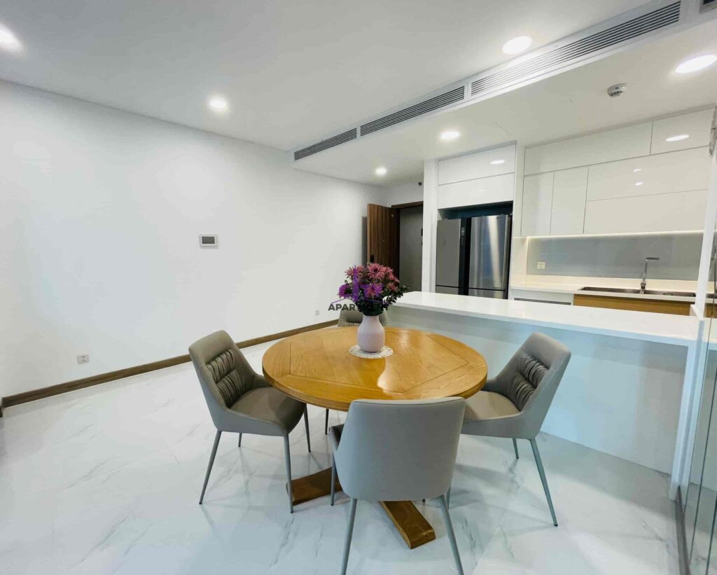 Cho thuê căn hộ full nội thất 2PN Sunwah Pearl – Toà Golden House