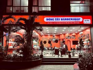 Đông Tây Barbershop tại Vinhomes Central Park 