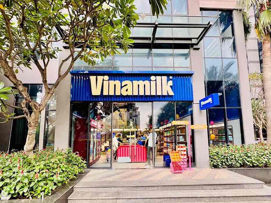 Chúc mừng khách hàng City Apartment – Vinamilk khai trương cửa hàng mới tại Vinhomes Golden River